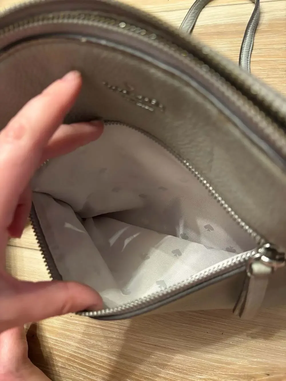 Kate Spade Jackson Pebbled Leather Large Crossbody Bag in Nimbus Grey